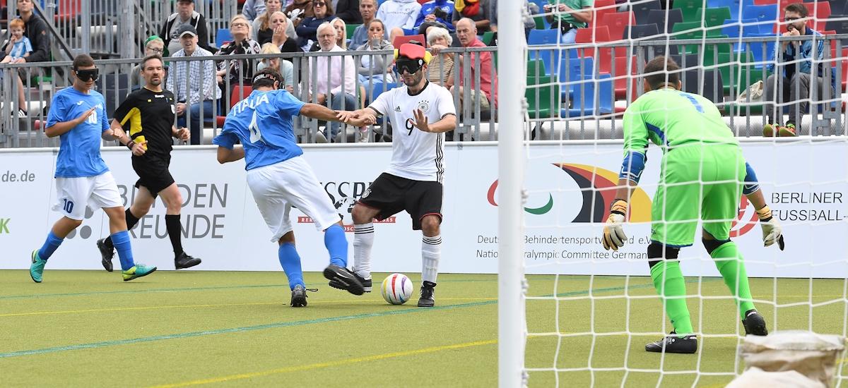 Polytan war offizieller Partner der Blindenfußball-EM in Berlin